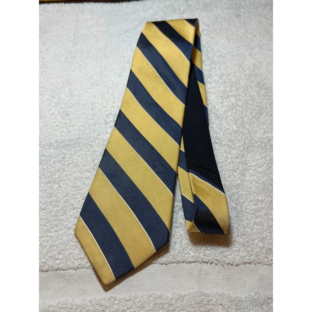 Tommy Hilfiger Mens Silk Tie Navy Blue Gold Yellow Striped Classic Prep Crest